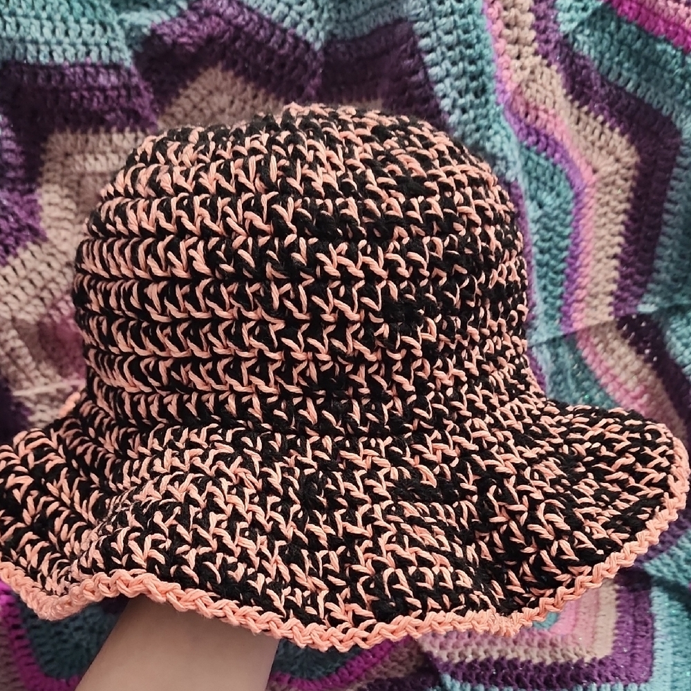 Pink/black Bucket Hat